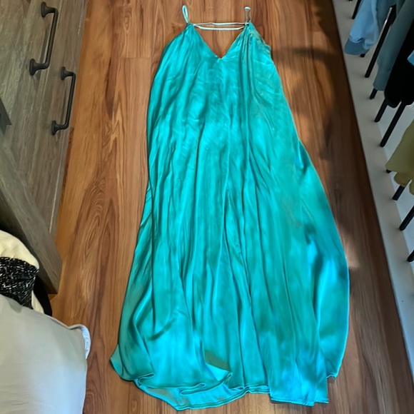 Forever 21 Satin Maxi Dress - Picture 1 of 4